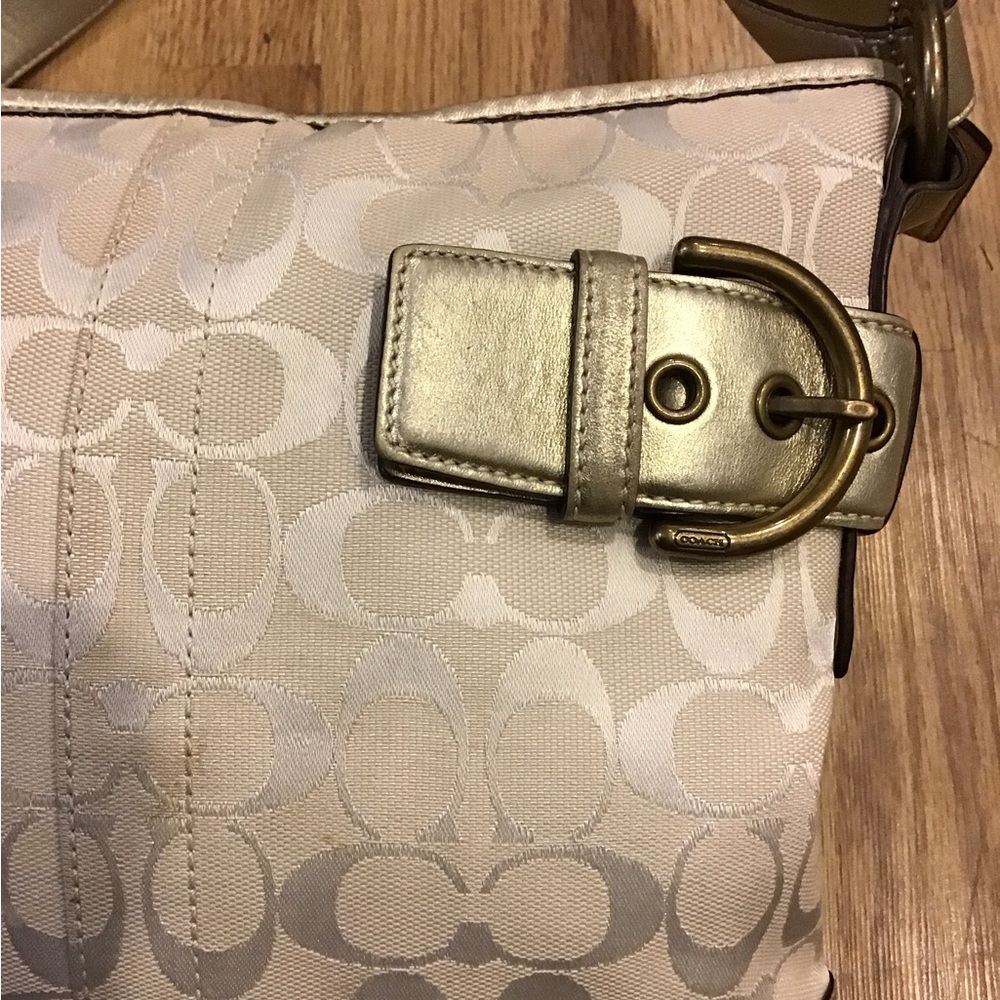 Woman Coach Shoulder Bag with Signature Style Champagne - Picture 2 of 12